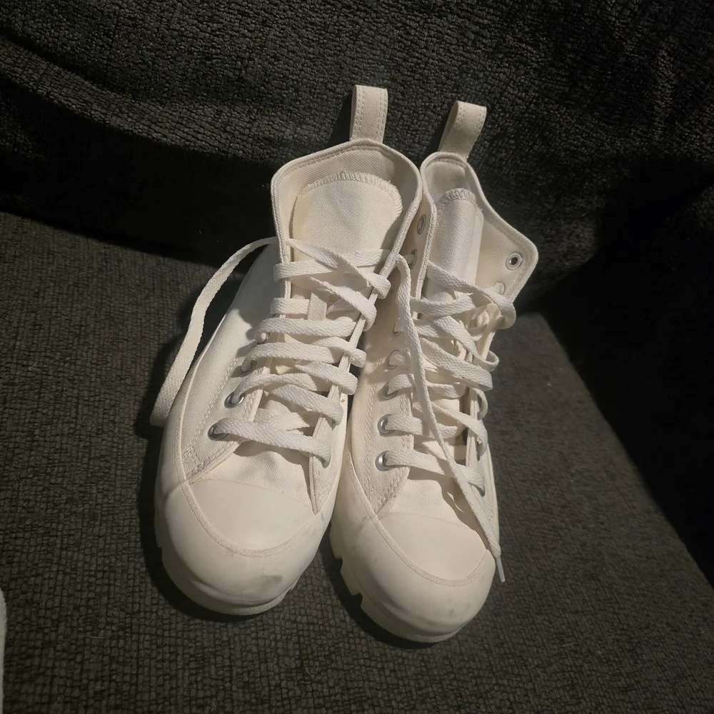 Converse Women's White High-Top Lug Sole Sneakers - Picture 2 of 6